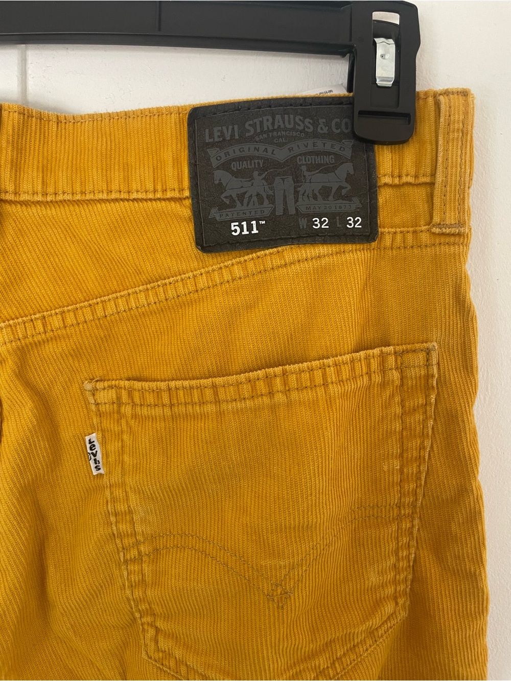Levi's Skinny Jeans in Mustard Yellow - Picture 3 of 6